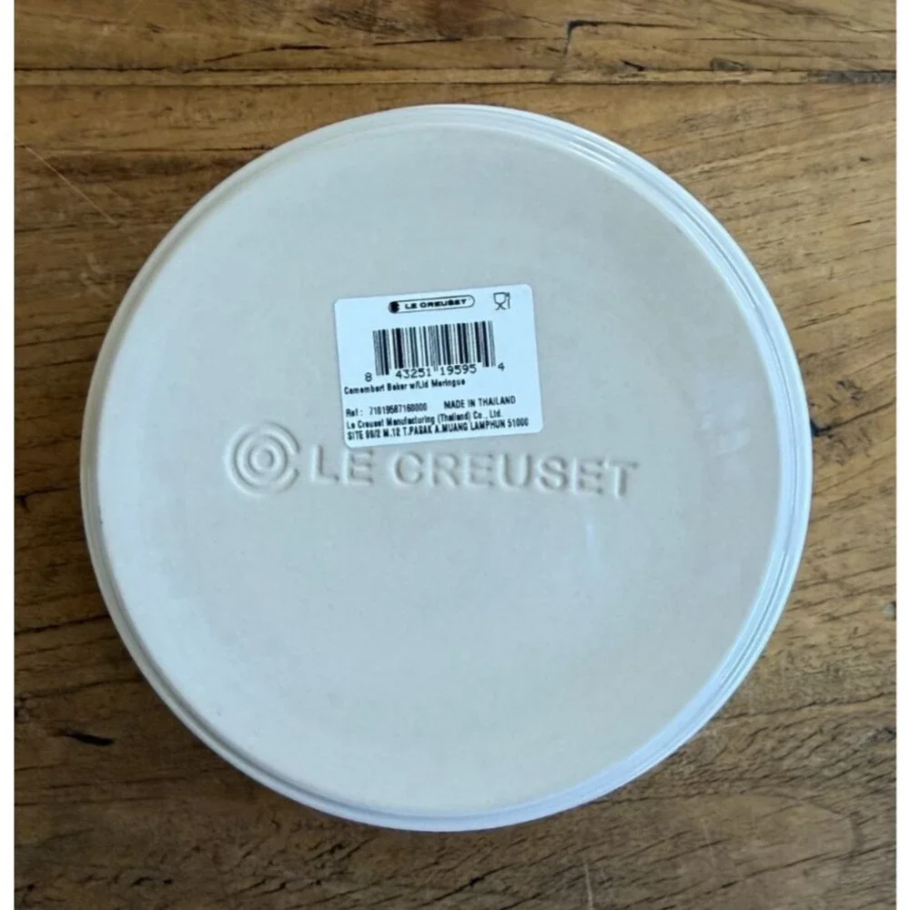 Le Creuset Stoneware Camembert Cheese Baker w/ Lid Meringue 20oz 580 ml NEW NIB